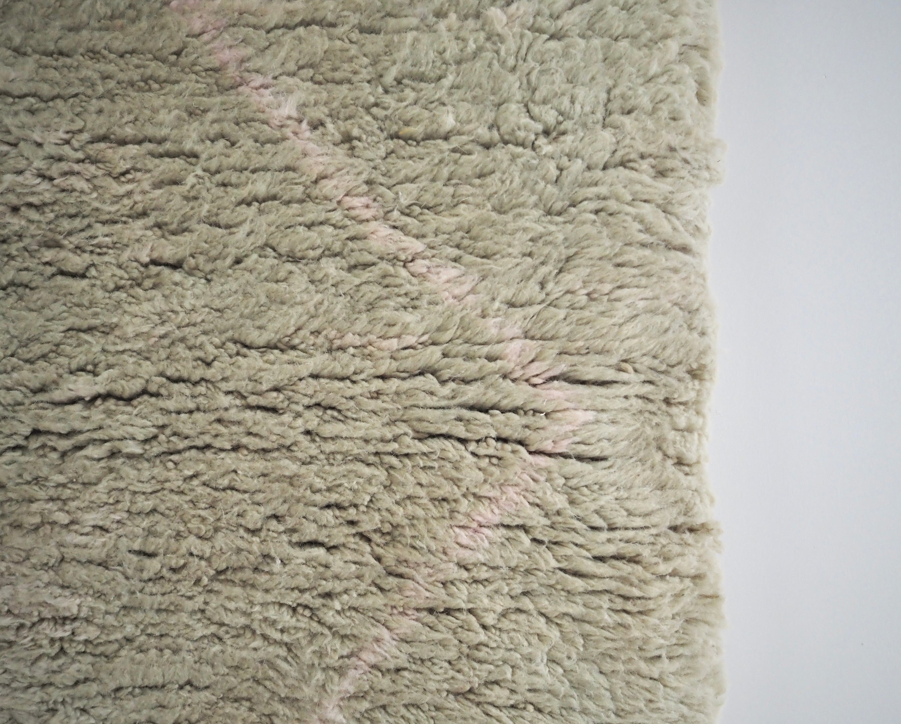 Fluffy Woven Rug The Pink Diamond