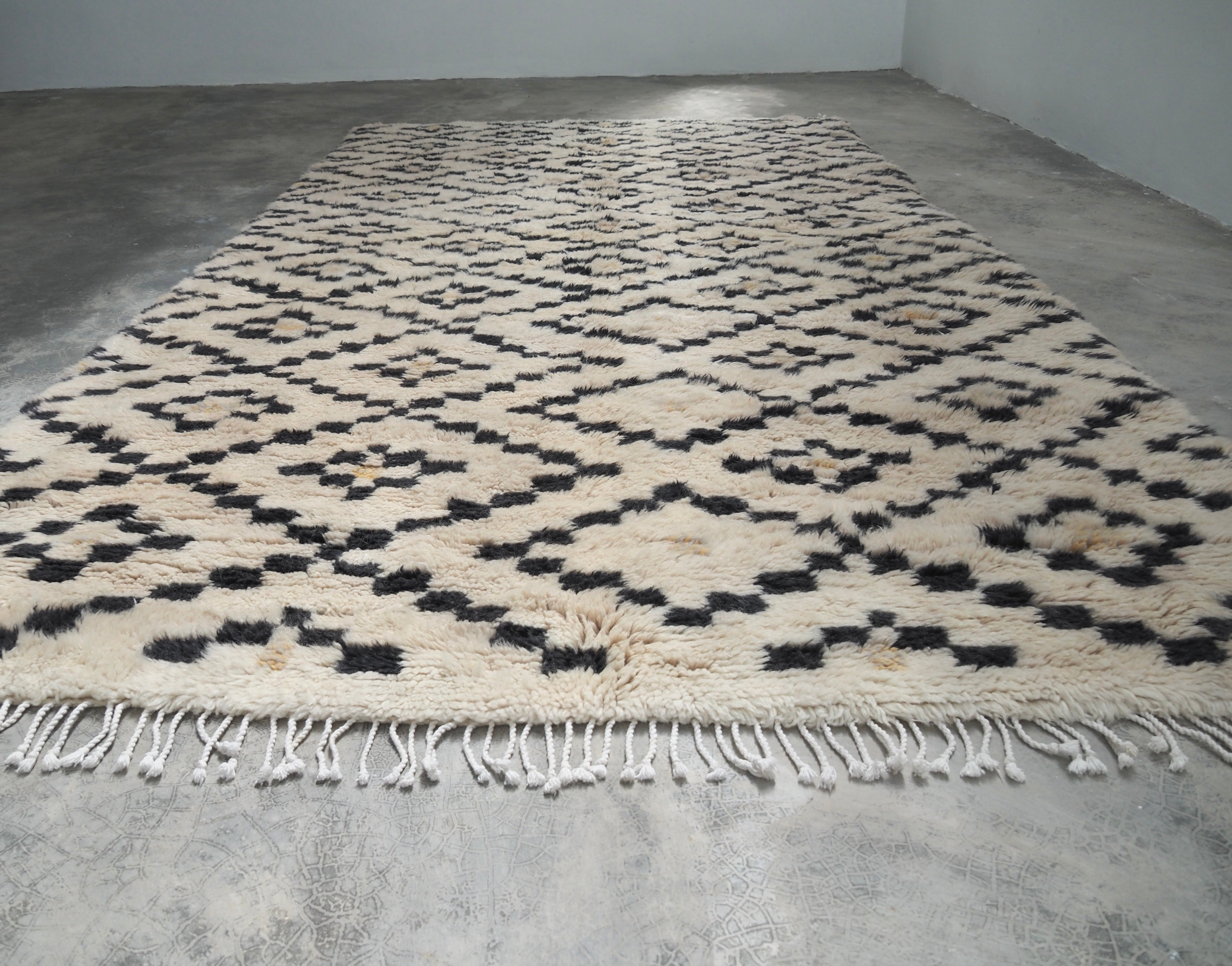 Fluffy Woven Rug Ghnima – The Weavery Shop